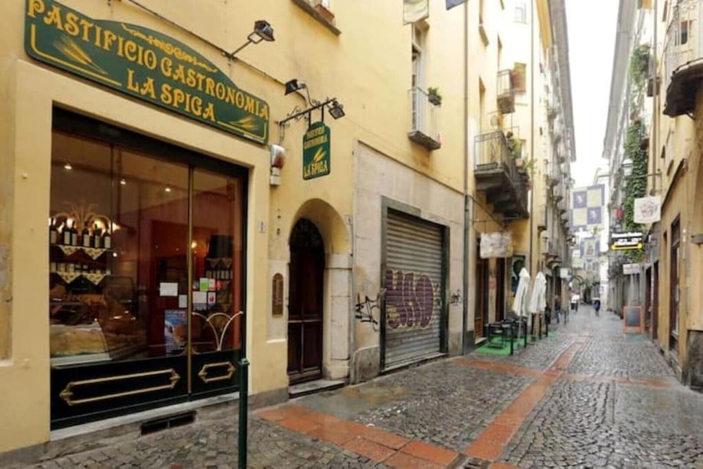 Elegante Appartamento Nel Cuore Di Torino Exterior photo